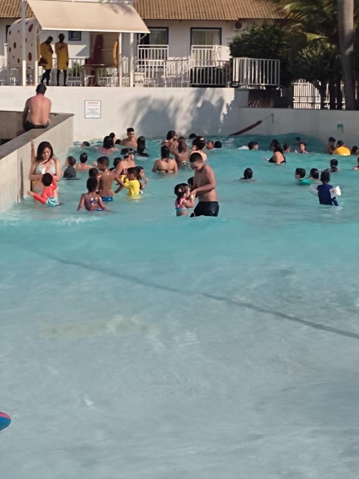 Apto Completo Com Parque Aquatico 24 Horas Lacqua Diroma Caldas Novas Exterior photo